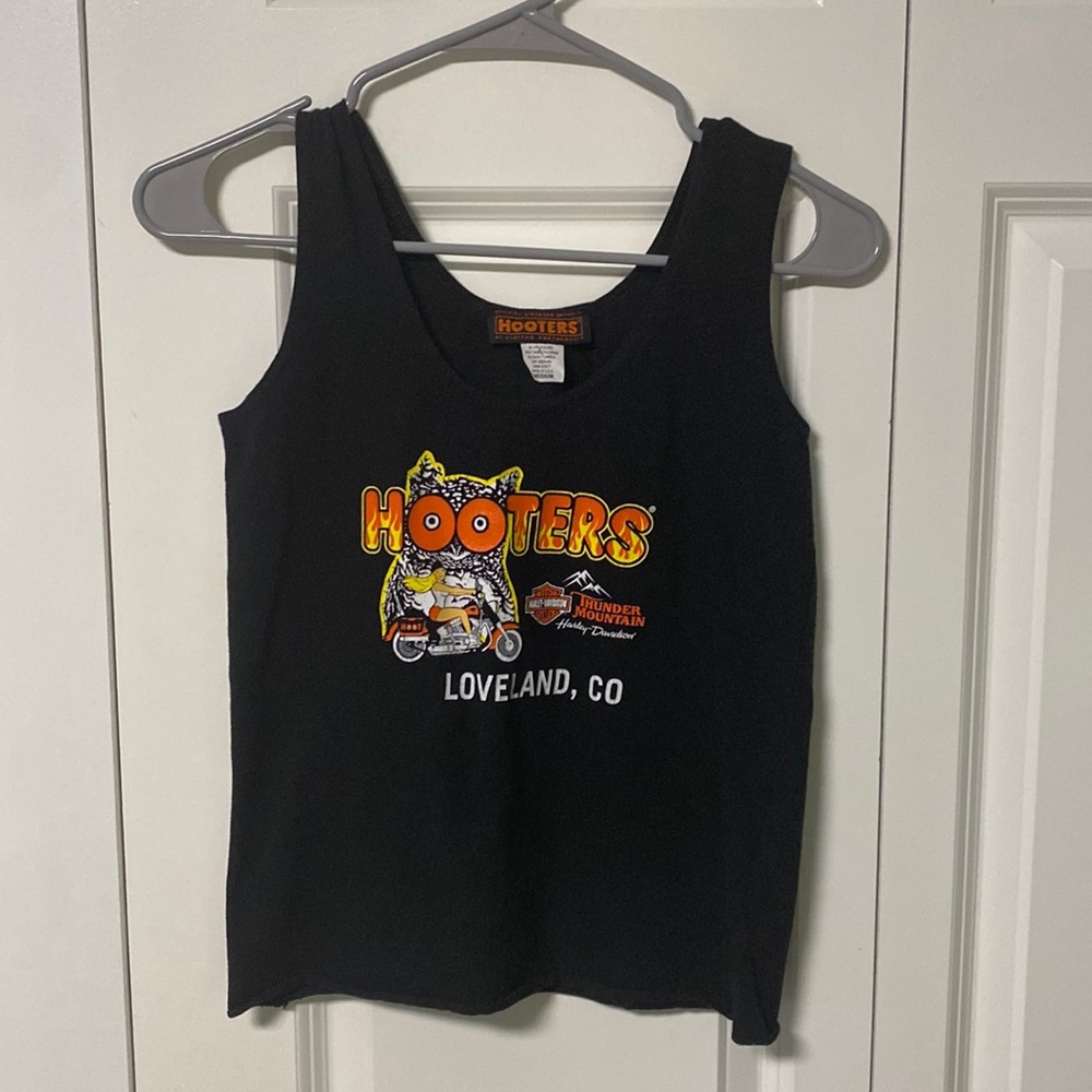 Hooters Tank